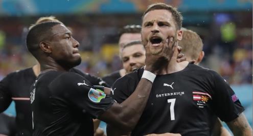 يويفا يقرر إيقاف أرناوتوفيتش مباراة واحدة بسبب طريقة احتفاله